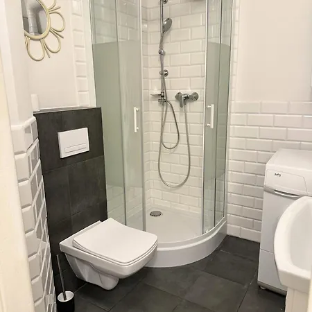 Justinrent Piekarska Апартаменты *